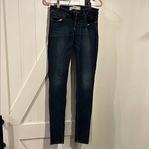 Abercrombie & Fitch Dark Wash Women’s Skinny Jeans 26W L33
